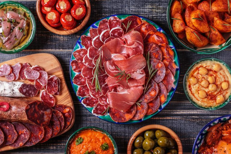 Tapas en Jamon: Ontdek de culinaire geneugten van Spanje